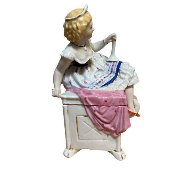 Antique‎ German Large Porcelain Figure Trinket Box - Picture 6 of 9
